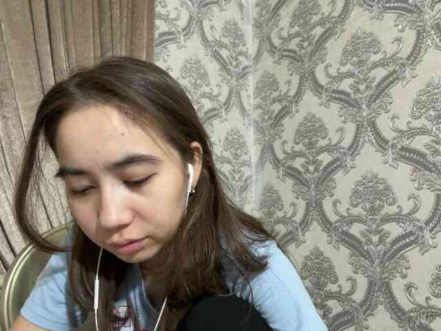 ClaudiaChouinard webcam