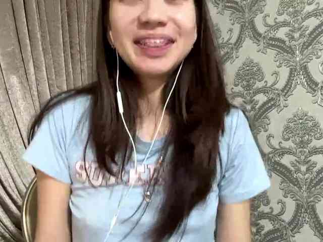 ClaudiaChouinard webcam