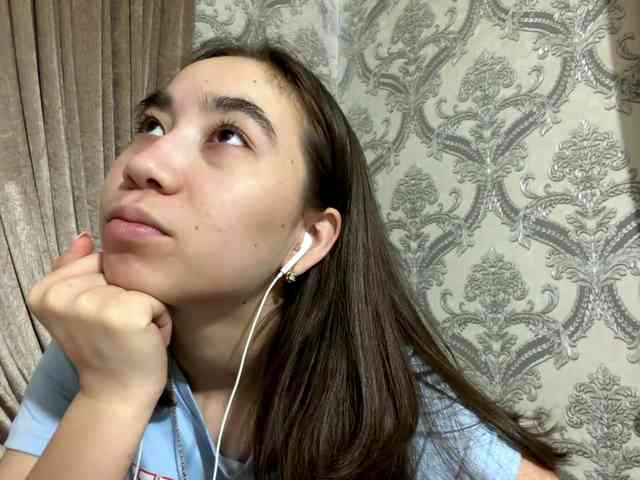 ClaudiaChouinard webcam