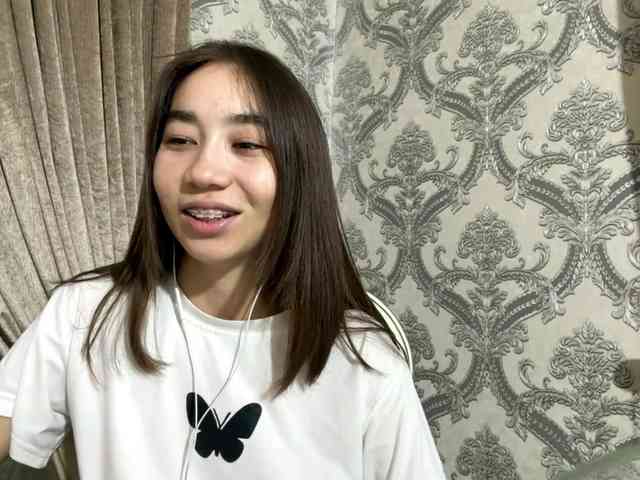 ClaudiaChouinard webcam