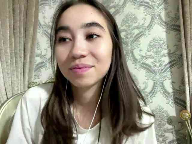 ClaudiaChouinard webcam