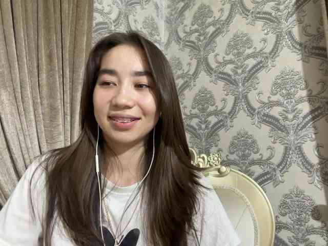 ClaudiaChouinard webcam