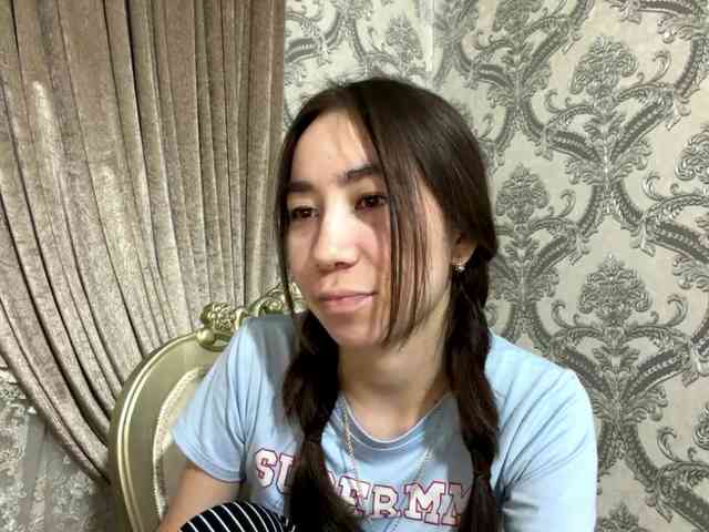 ClaudiaChouinard webcam