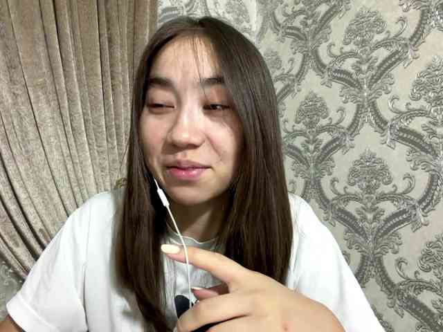ClaudiaChouinard webcam