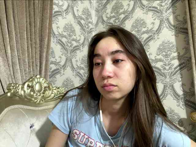 ClaudiaChouinard webcam