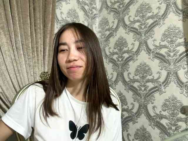 ClaudiaChouinard webcam