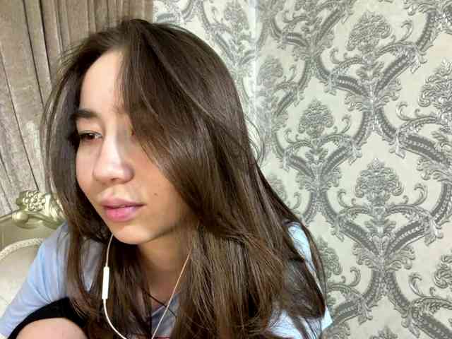 ClaudiaChouinard webcam