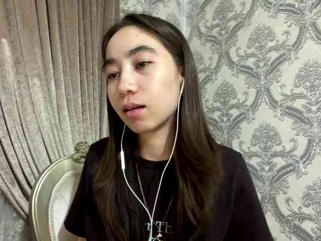 ClaudiaChouinard webcam