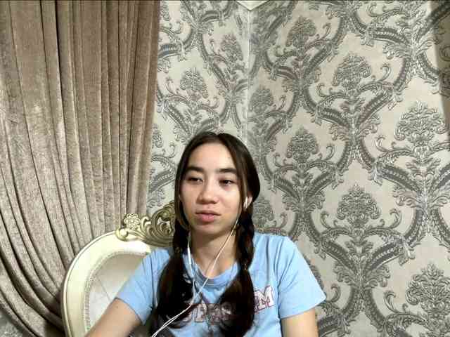 ClaudiaChouinard webcam