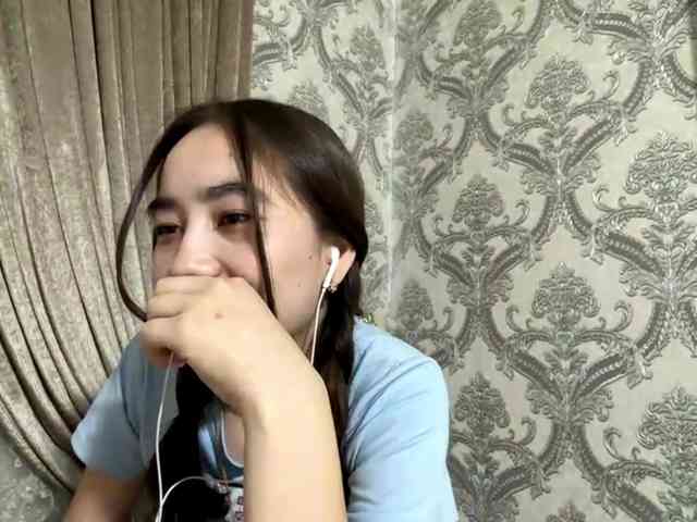 ClaudiaChouinard webcam