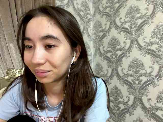 ClaudiaChouinard webcam
