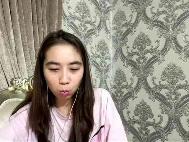ClaudiaChouinard webcam