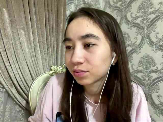 ClaudiaChouinard webcam