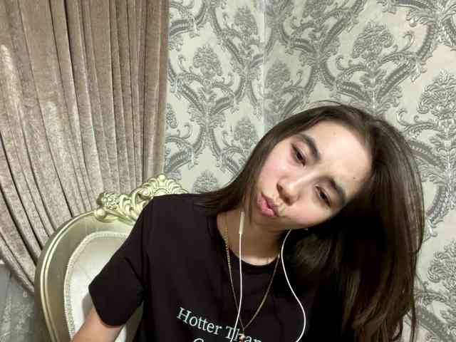 ClaudiaChouinard webcam