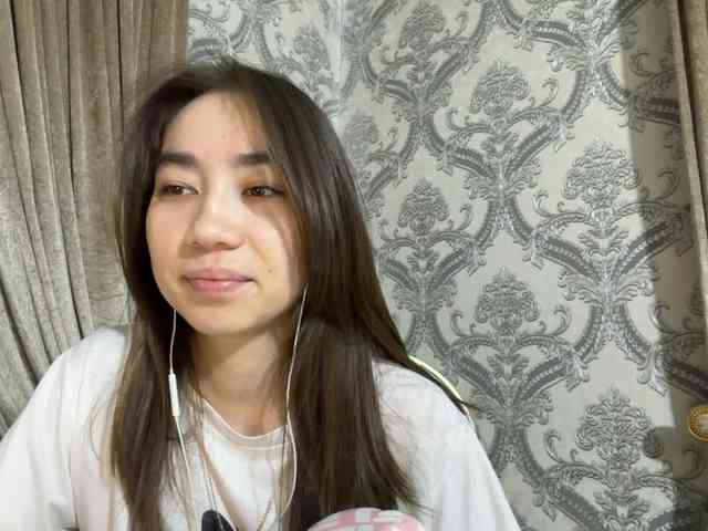 ClaudiaChouinard webcam