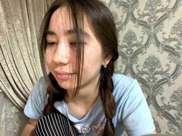 ClaudiaChouinard webcam