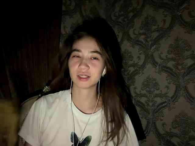 ClaudiaChouinard webcam