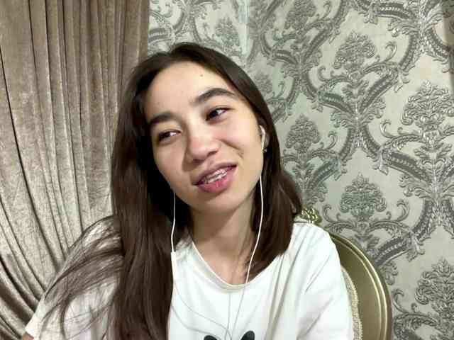 ClaudiaChouinard webcam