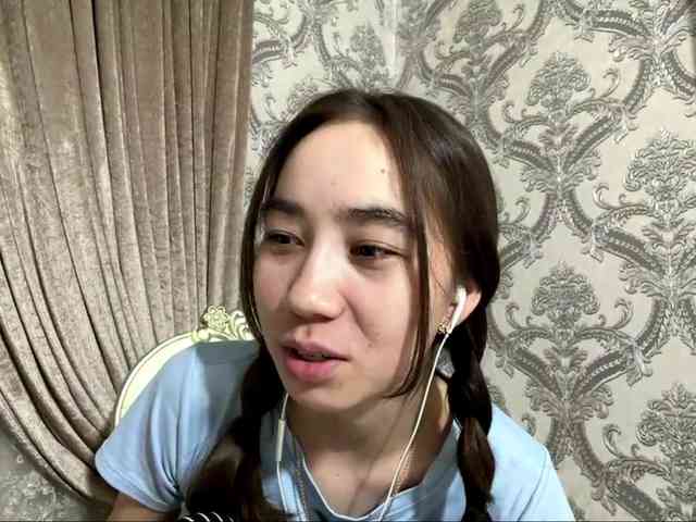 ClaudiaChouinard webcam