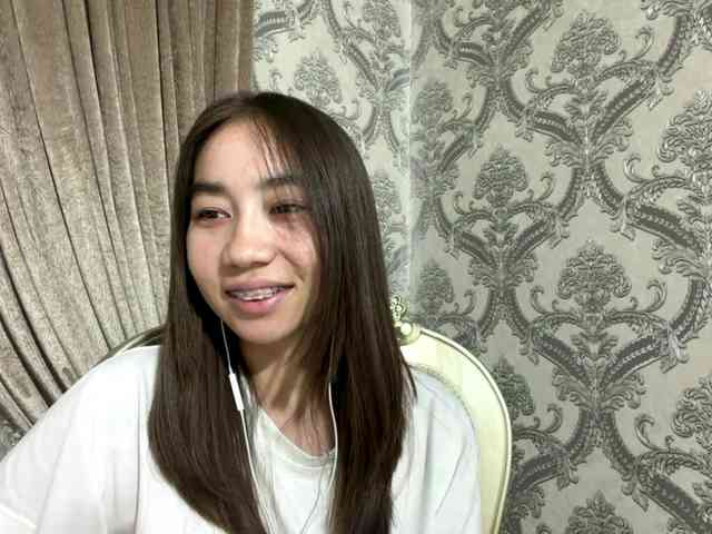 ClaudiaChouinard webcam