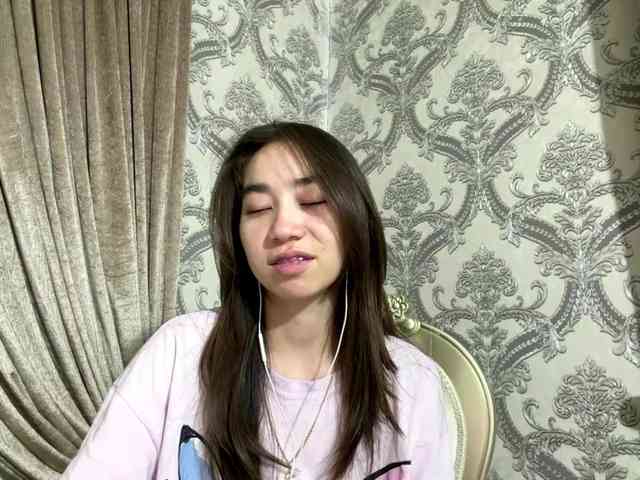 ClaudiaChouinard webcam