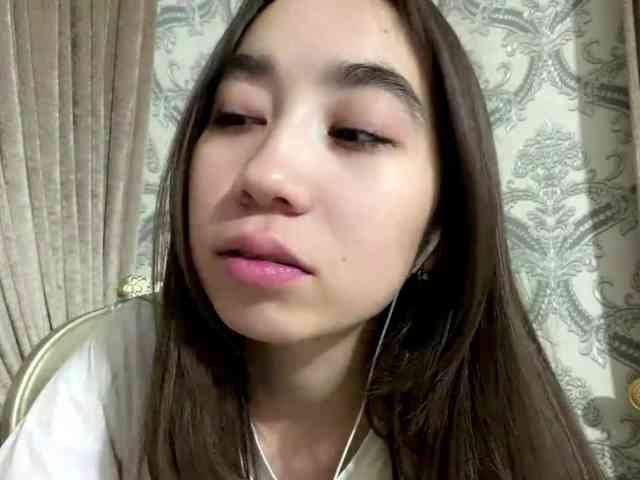 ClaudiaChouinard webcam