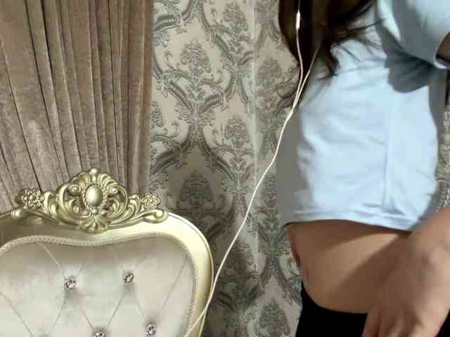 ClaudiaChouinard webcam
