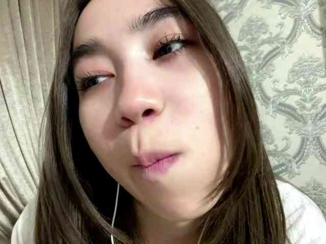 ClaudiaChouinard webcam