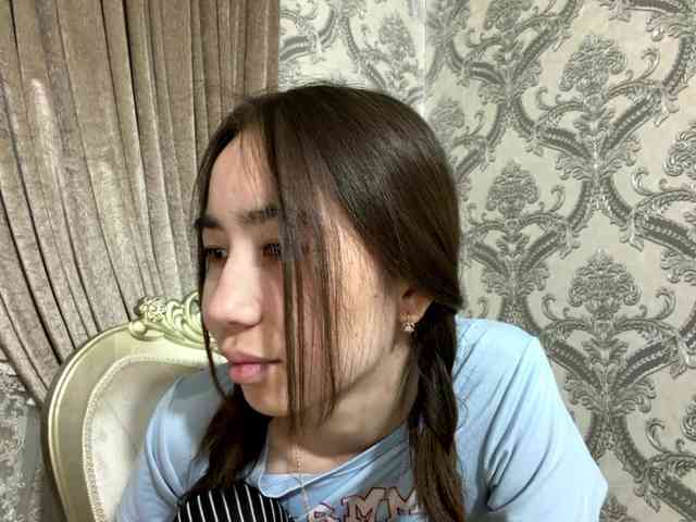 ClaudiaChouinard webcam
