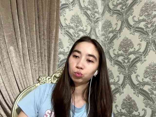 ClaudiaChouinard webcam