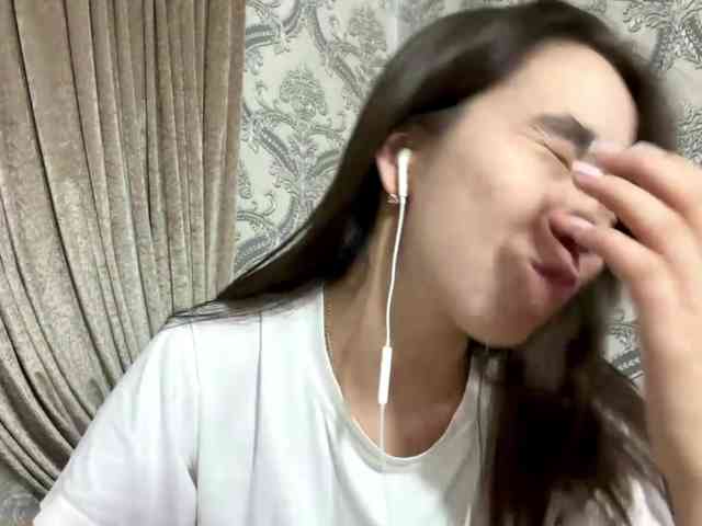 ClaudiaChouinard webcam