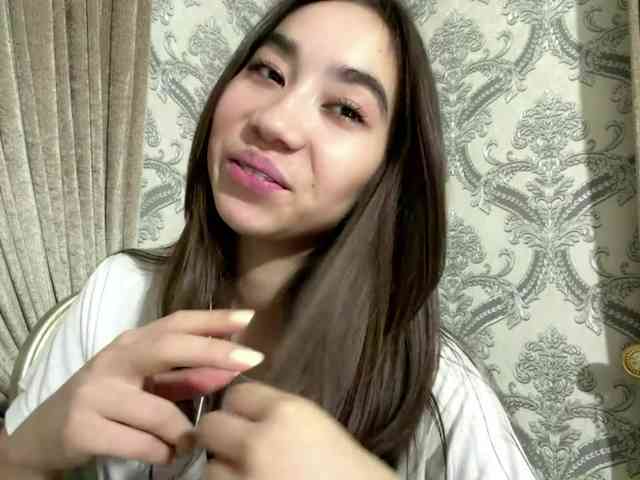 ClaudiaChouinard webcam