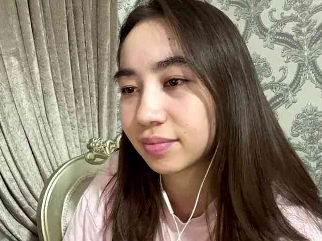 ClaudiaChouinard webcam