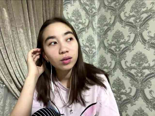 ClaudiaChouinard webcam