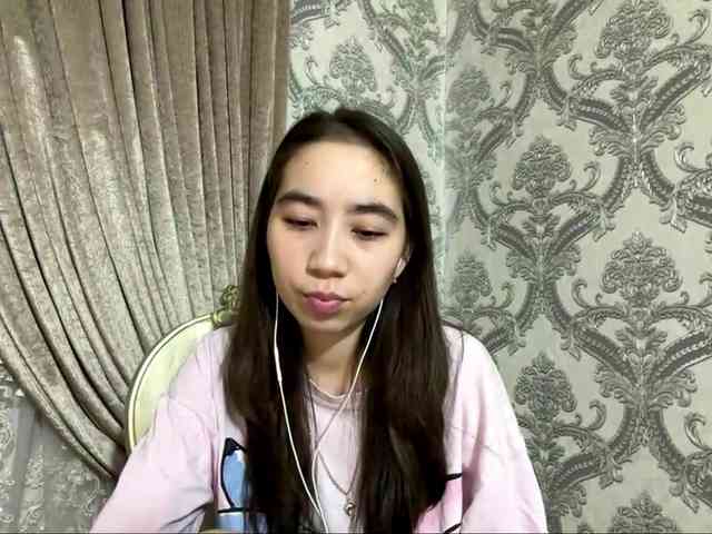ClaudiaChouinard webcam
