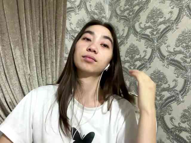 ClaudiaChouinard webcam