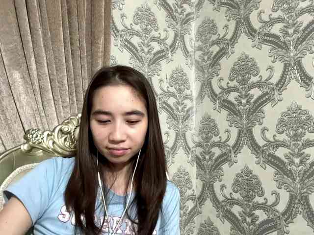ClaudiaChouinard webcam