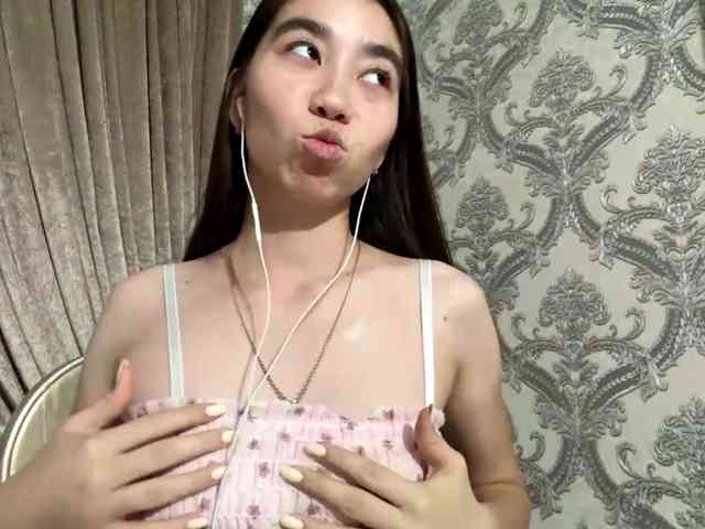 ClaudiaChouinard webcam