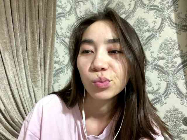 ClaudiaChouinard webcam