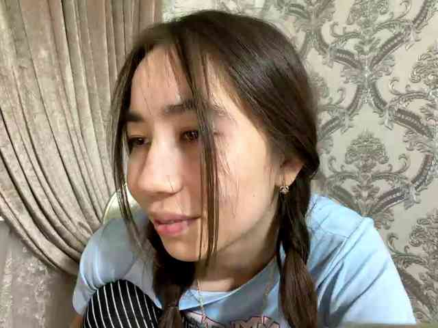 ClaudiaChouinard webcam