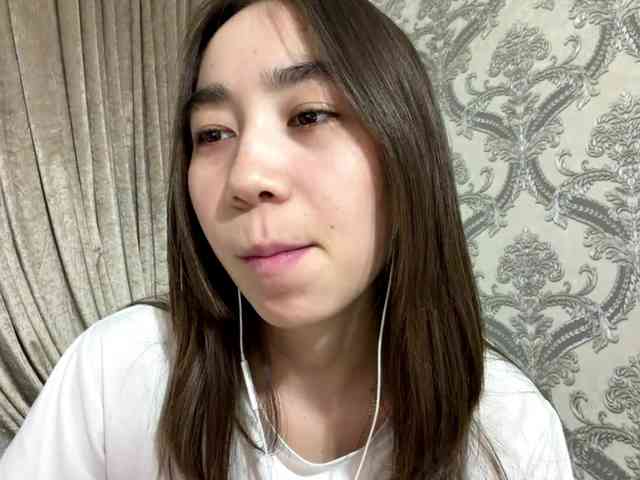 ClaudiaChouinard webcam