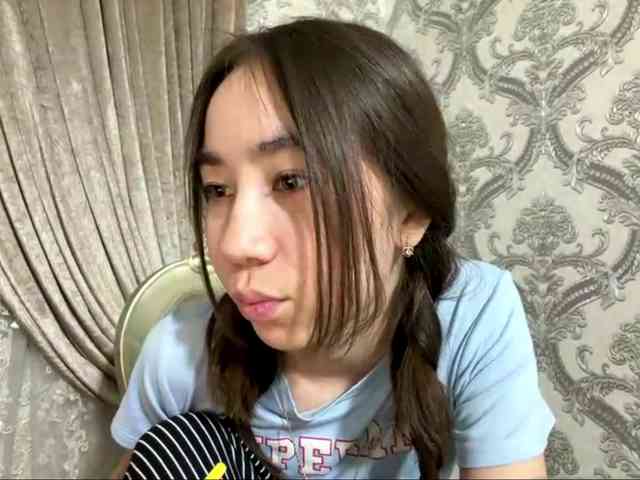ClaudiaChouinard webcam