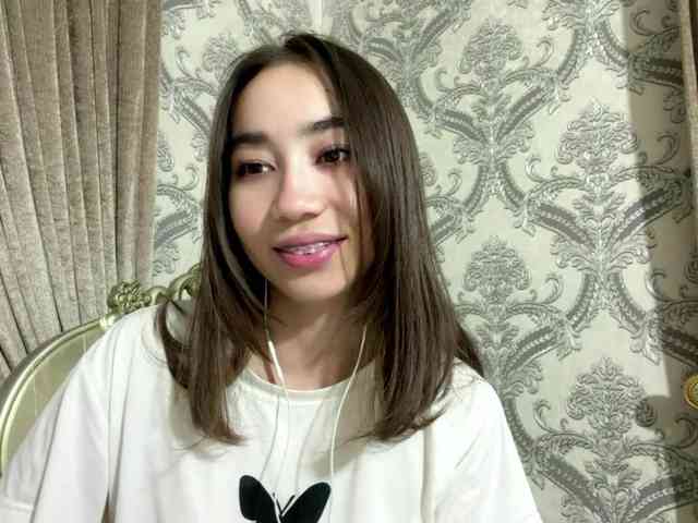 ClaudiaChouinard webcam
