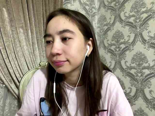 ClaudiaChouinard webcam