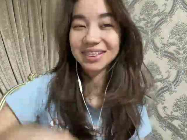 ClaudiaChouinard webcam
