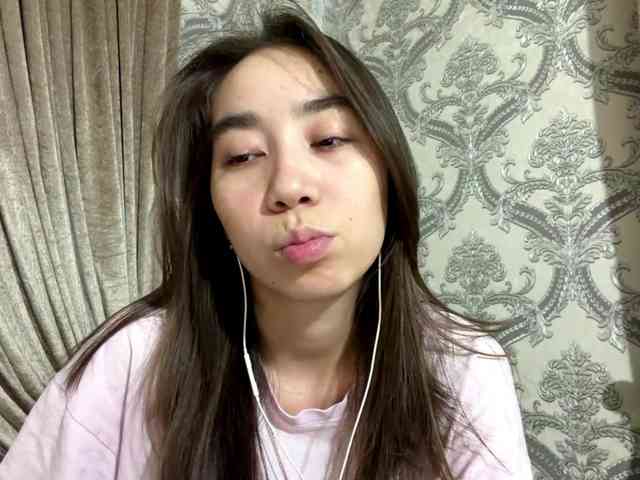 ClaudiaChouinard webcam