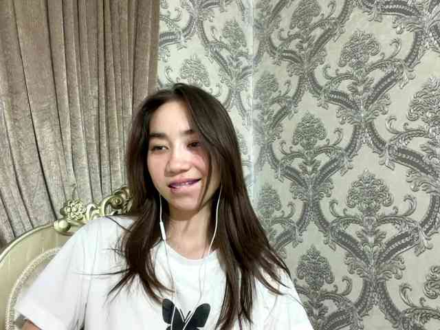 ClaudiaChouinard webcam