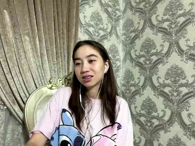 ClaudiaChouinard webcam