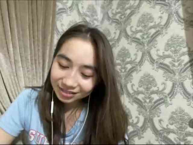 ClaudiaChouinard webcam