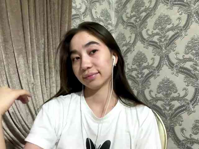 ClaudiaChouinard webcam